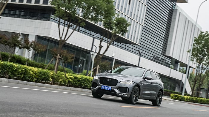 個性鮮明 捷豹F-PACE 2.0T 賽旗版評測