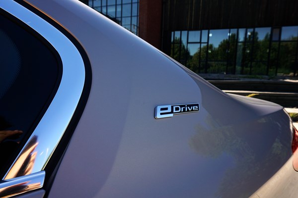 動(dòng)靜自如 試駕華晨寶馬5系 插電式混合動(dòng)力