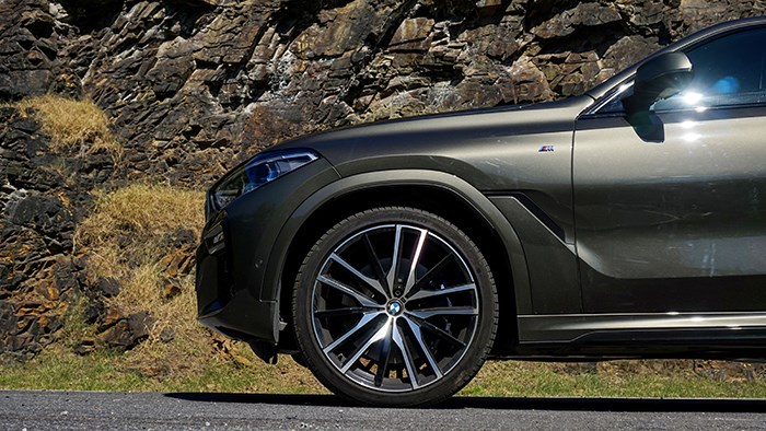 全副武裝的德系戰(zhàn)艦 BMW全新X6評(píng)測 