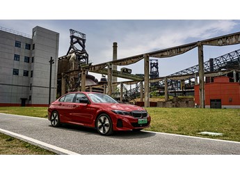 一臺神似油車的電動車  試駕寶馬i3