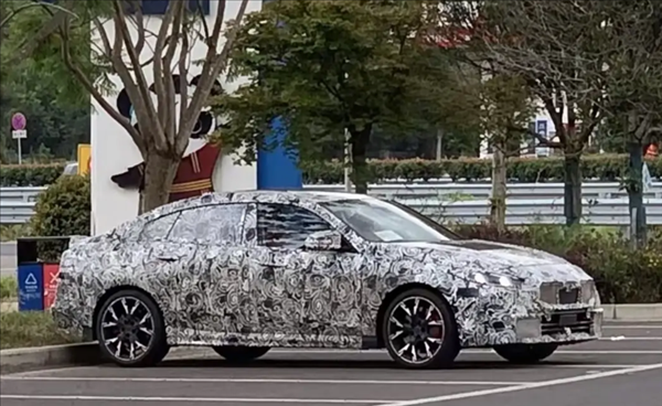 軸距加長(zhǎng)！寶馬進(jìn)口轎跑2系即將國(guó)產(chǎn)：現(xiàn)款起售價(jià)27.29萬(wàn)元