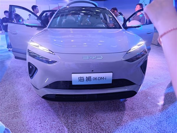 滿油滿電續(xù)航超1600km 比亞迪全新海獅06上市：13.98萬起