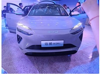 滿油滿電續(xù)航超1600km 比亞迪全新海獅06上市：13.98萬起