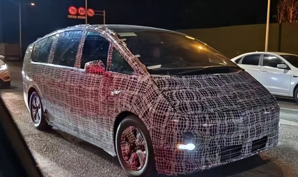 理想MPV預(yù)告圖泄露 李想微博回應(yīng) 還有5款純電車型