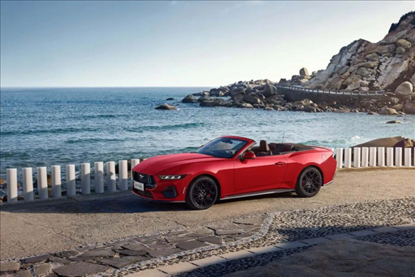 這臺(tái)40萬(wàn)的敞篷跑車 勸你跟我一起等二手