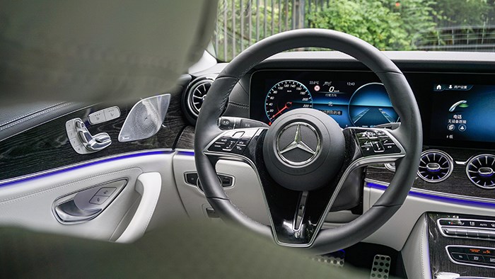 格調(diào)與豪華 萬(wàn)車網(wǎng)試駕2022款奔馳CLS 350 4MATIC