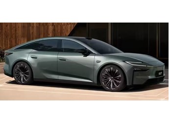 廣汽豐田鉑智7上市14.78萬起：華為電機(jī)+鴻蒙座艙+710km續(xù)航，中大型純電轎車 封面圖