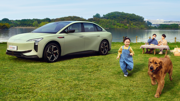 22.98萬起！紅旗EH7上市 最大續(xù)航800km 小米又一勁敵？