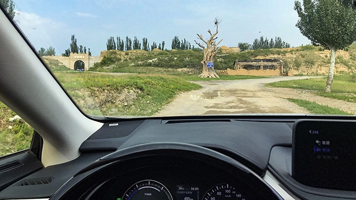 雨后見美景 雷克薩斯RX450hL懷來官廳游記