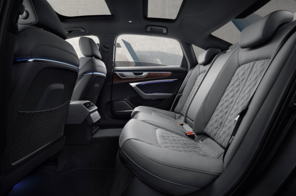 新款?yuàn)W迪A6L終于來了 相比老款值得買嗎？看完就懂了