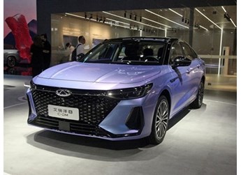 奇瑞艾瑞澤8 PHEV或?qū)⒏拿麨轱L(fēng)云A8