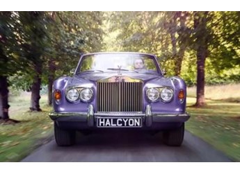 純手工打造限量60臺(tái)！勞斯萊斯險(xiǎn)路電動(dòng)版亮相：800伏平臺(tái)加持 封面圖