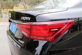 靜謐又從容 萬(wàn)車(chē)網(wǎng)試駕一汽豐田皇冠