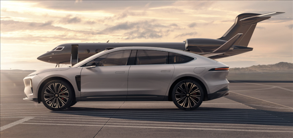 預(yù)售80萬(wàn)！蔚來旗艦行政轎車ET9內(nèi)飾首曝：搭載貫穿屏幕 橢圓方向盤