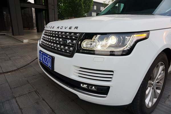 行政級(jí)游艇 路虎攬勝3.0V6 SC Vogue加長(zhǎng)版