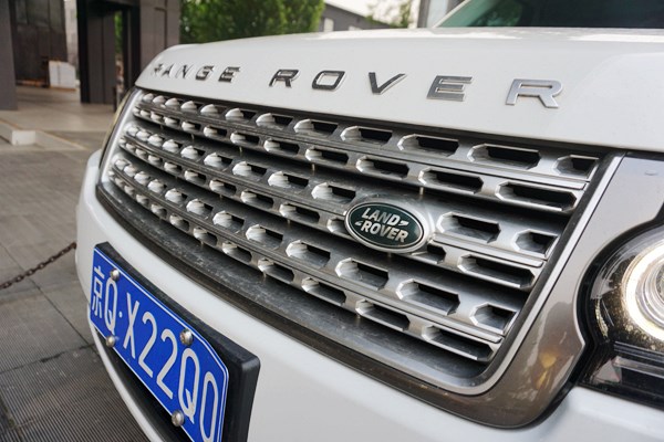 行政級(jí)游艇 路虎攬勝3.0V6 SC Vogue加長(zhǎng)版