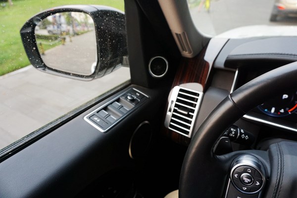 行政級(jí)游艇 路虎攬勝3.0V6 SC Vogue加長(zhǎng)版