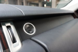 行政級(jí)游艇 路虎攬勝3.0V6 SC Vogue加長(zhǎng)版