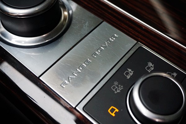 行政級(jí)游艇 路虎攬勝3.0V6 SC Vogue加長(zhǎng)版