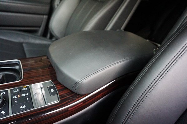 行政級(jí)游艇 路虎攬勝3.0V6 SC Vogue加長(zhǎng)版