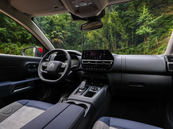 雪鐵龍?zhí)煲軨5 AIRCROSS正式上市 售價(jià)15.27萬(wàn)元起