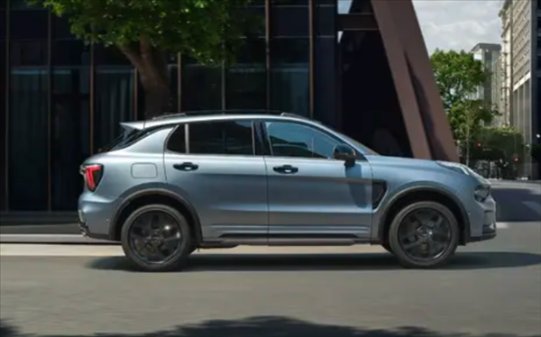 換裝懸浮式大屏！領(lǐng)克01煥新版內(nèi)飾官圖發(fā)布