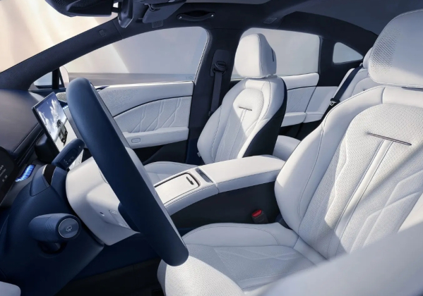 極氪007更多官圖發(fā)布 預售22.99萬起 明年1月1日交付