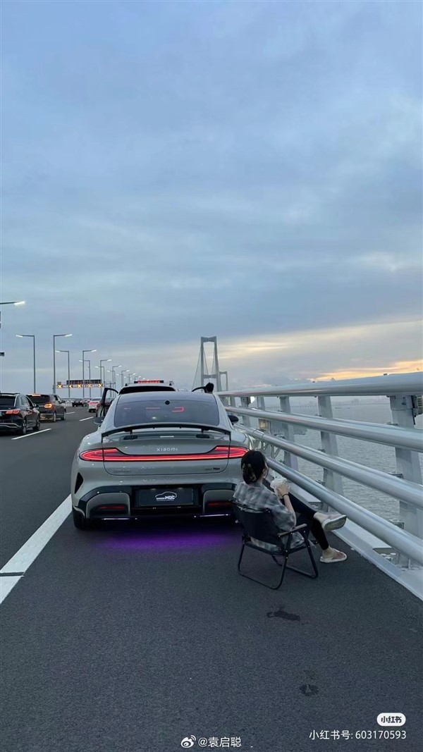 不是仰望U8 深中通道通車后到達首車出現(xiàn)：一臺五菱宏光