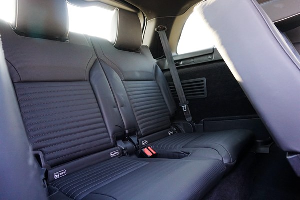  依舊硬漢形象 試駕路虎發(fā)現5