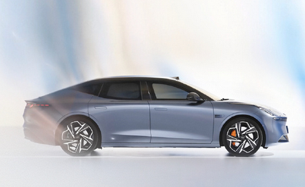 賣多少錢合適！領(lǐng)克純電中大型轎車官圖公布：對標(biāo)智界S7