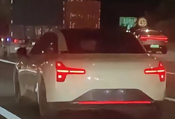 全球最低風(fēng)阻！小鵬MONA M03實車曝光：三季度有望上市