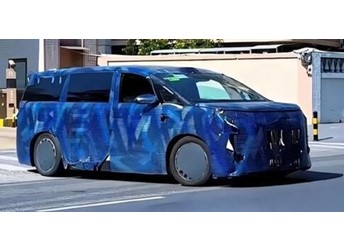 騰勢D9L車身多長？諜照曝光，超5.4米，純電續(xù)航300km以上