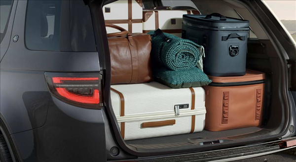 豪華品牌加持、標(biāo)配四驅(qū)！2025款發(fā)現(xiàn)運(yùn)動(dòng)版上市：售38.83萬(wàn)起