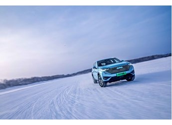冰雪試駕表現(xiàn)強(qiáng)悍！冬季購(gòu)車就選哈弗H6插電混動(dòng)！